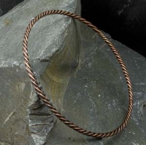Wavy twisted wire oxidised copper bangle